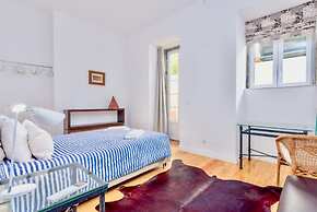 Akicity Lisboa Graça Iris II