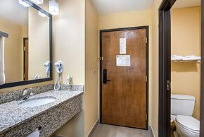 Quality Inn & Suites Brandenburg - Fort Knox