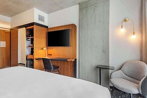 Cambria Hotel Boston Downtown - Seaport