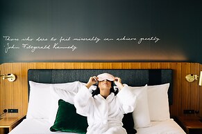 Cambria Hotel Boston Downtown - Seaport