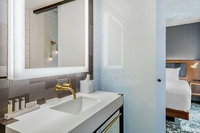 Cambria Hotel Boston Downtown - Seaport