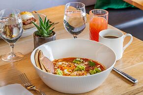 Cambria Hotel Boston Downtown - Seaport