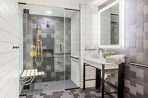 Cambria Hotel Boston Downtown - Seaport