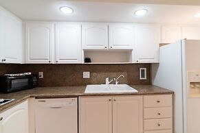 Tides Hollywood Apartments