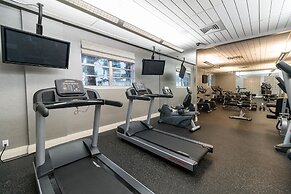 Tides Hollywood Apartments