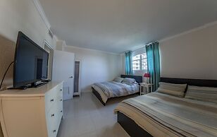 Tides Hollywood Apartments