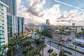 Tides Hollywood Apartments