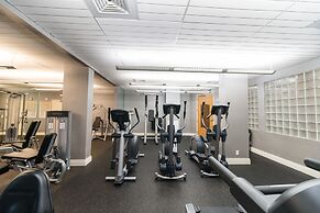 Tides Hollywood Apartments