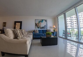 Tides Hollywood Apartments