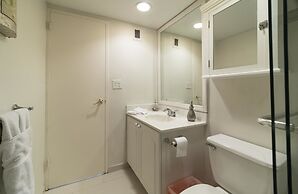 Tides Hollywood Apartments