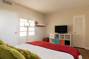 Tides Hollywood Apartments