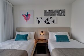 Hyde Beach House Private Suites