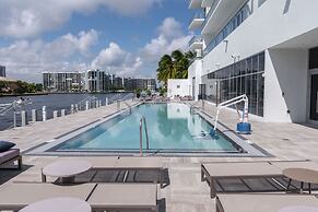 Hyde Beach House Private Suites