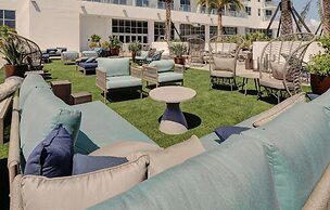 Hyde Beach House Private Suites