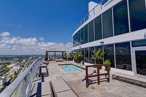 Hyde Beach House Private Suites