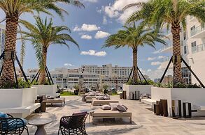 Hyde Beach House Private Suites