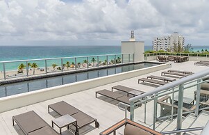 CH Deluxe Apartments  by MDR