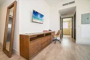 CH Deluxe Apartments  by MDR