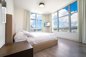 CH Deluxe Apartments  by MDR