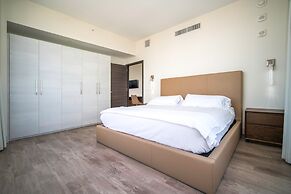 CH Deluxe Apartments  by MDR