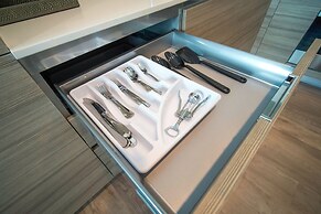 CH Deluxe Apartments  by MDR