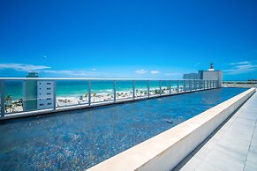 CH Deluxe Apartments  by MDR