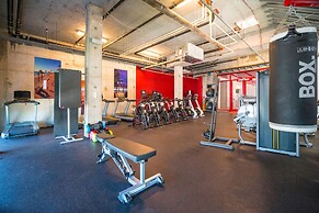 CH Deluxe Apartments  by MDR