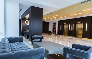 CH Deluxe Apartments  by MDR