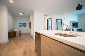 CH Deluxe Apartments  by MDR