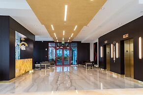 CH Deluxe Apartments  by MDR