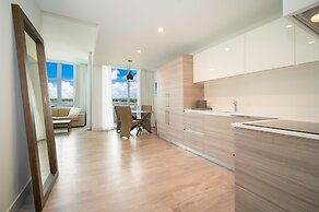 CH Deluxe Apartments  by MDR