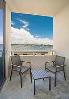 CH Deluxe Apartments  by MDR