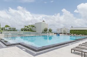 CH Deluxe Apartments  by MDR