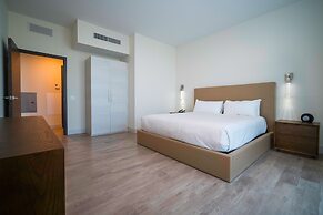 CH Deluxe Apartments  by MDR