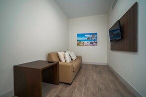 CH Deluxe Apartments  by MDR