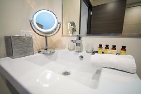 CH Deluxe Apartments  by MDR