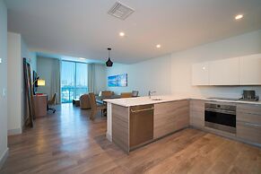 CH Deluxe Apartments  by MDR