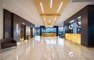 CH Deluxe Apartments  by MDR