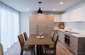 CH Deluxe Apartments  by MDR