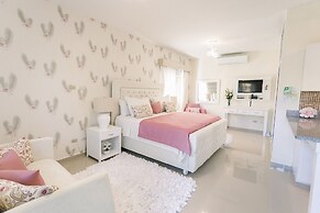 Hotel Rancho Guacamayos