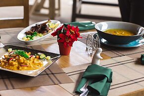 Hotel Rancho Guacamayos