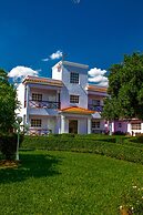 Hotel Rancho Guacamayos