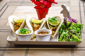 Hotel Rancho Guacamayos