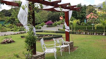 Hotel Rancho Guacamayos