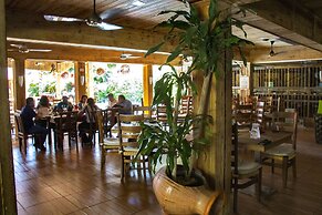 Hotel Rancho Guacamayos