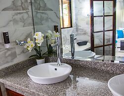 Hotel Rancho Guacamayos