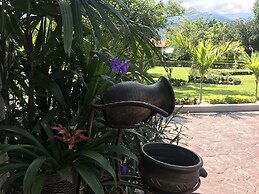 Hotel Rancho Guacamayos