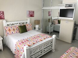 Hotel Rancho Guacamayos