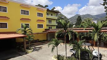 Hotel Rancho Guacamayos