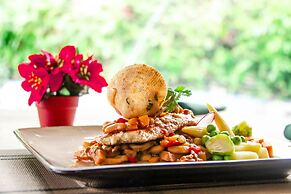 Hotel Rancho Guacamayos